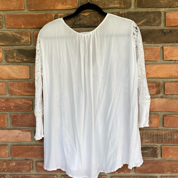 Reverse 3/4 sleeve white lace blouse top - Picture 4 of 4
